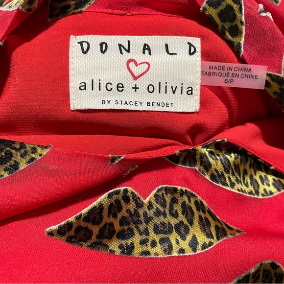 Alice + Olivia x Donald Cute Lips Top! - Picture 6 of 6